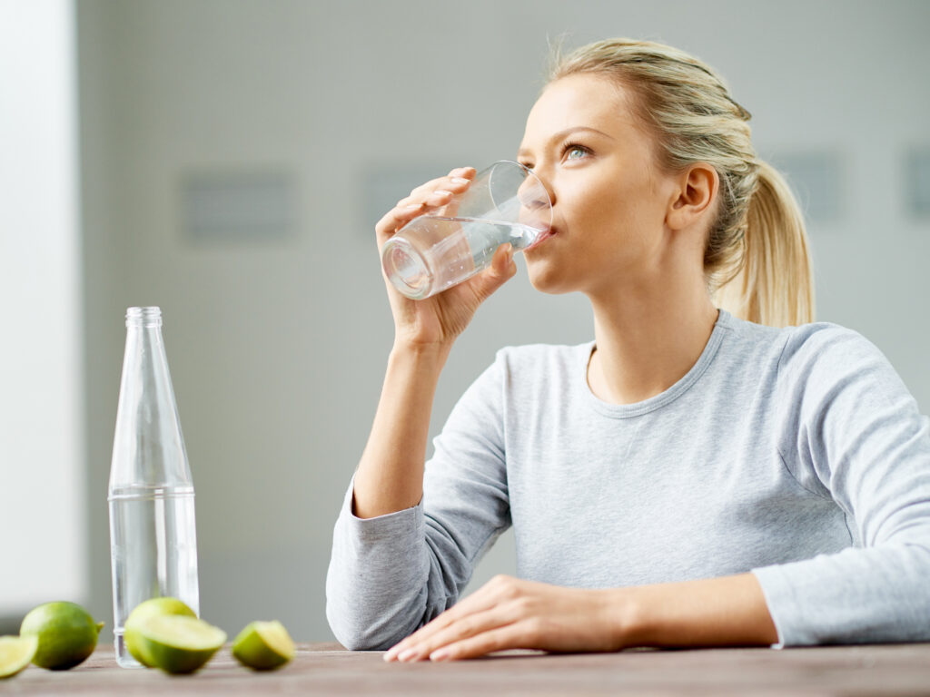 How Much Water to Drink to Flush Out Yeast Infection